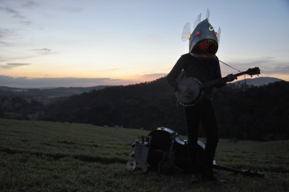 Performance no Festival 2012 (Imagem: Alice Dalgalarrondo)