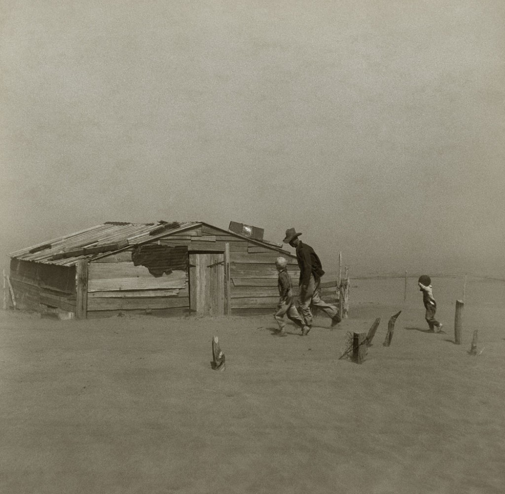 Uma das imagens mais famosas relacionadas ao Dust Bowl, tirada por Arthur Rothstein em abril de 1936 no condado de Cimaroon, em Oklahoma