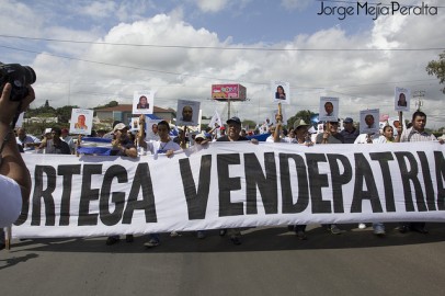 Protesto em 2013 contra o presidente Daniel Ortega pela aprovação da construção do canal que cortará a Nicarágua. Foto de Jorge Mejía Peralta/Flickr.